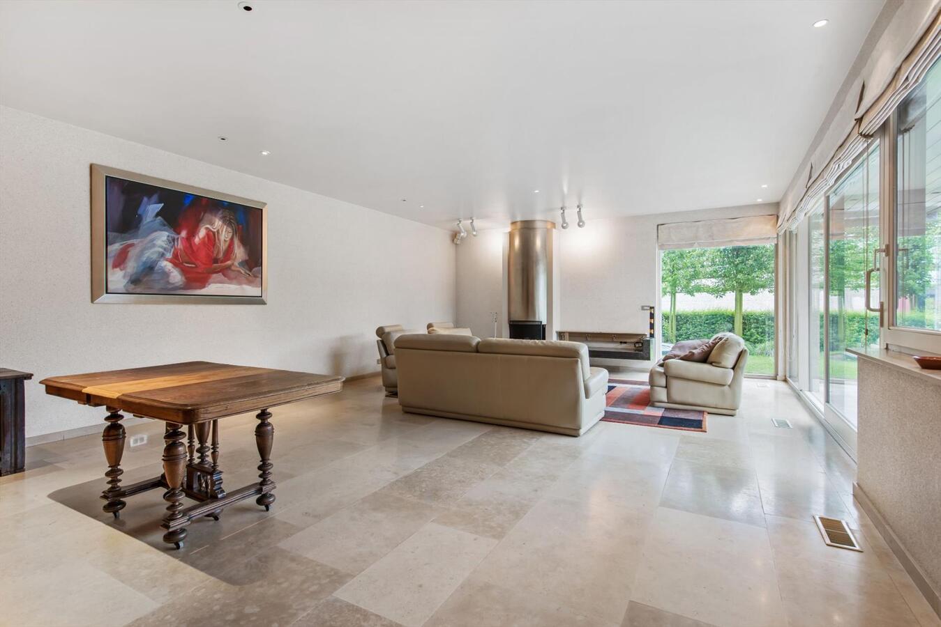 Luxueuze villa met loods (600m²) op terrein van 2100 m² 
