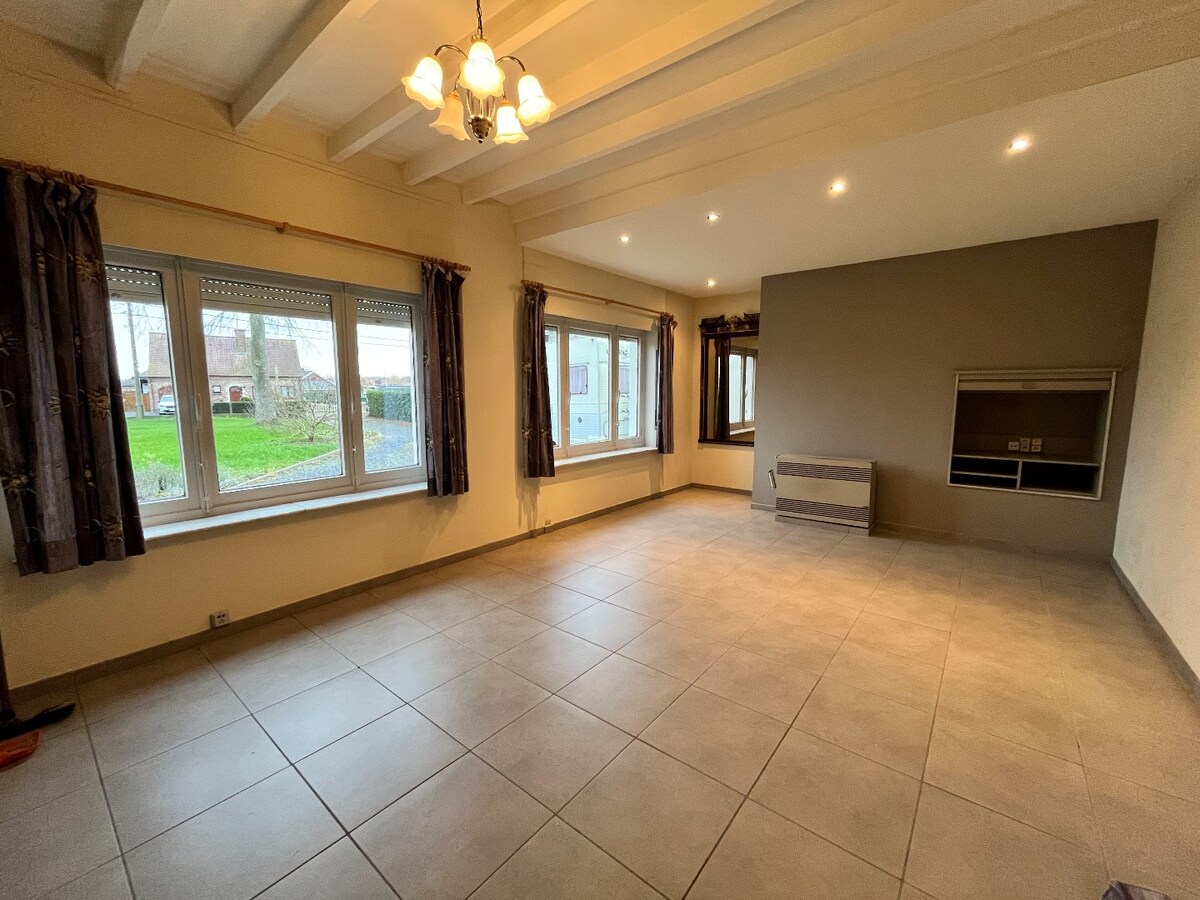 Ruime alleenstaande woning met 3 slaapkamers 