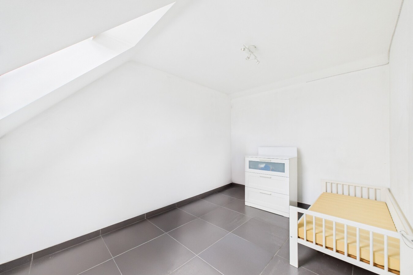 Appartement moderne "DUPLEX" en plein centre-ville, possibilité garage. IDEAL INVEST ! 