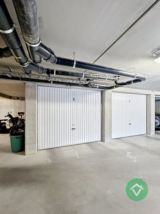 Lichtrijk appartement met garage en prachtig zicht op het park ’t Oosthof te Koekelare 