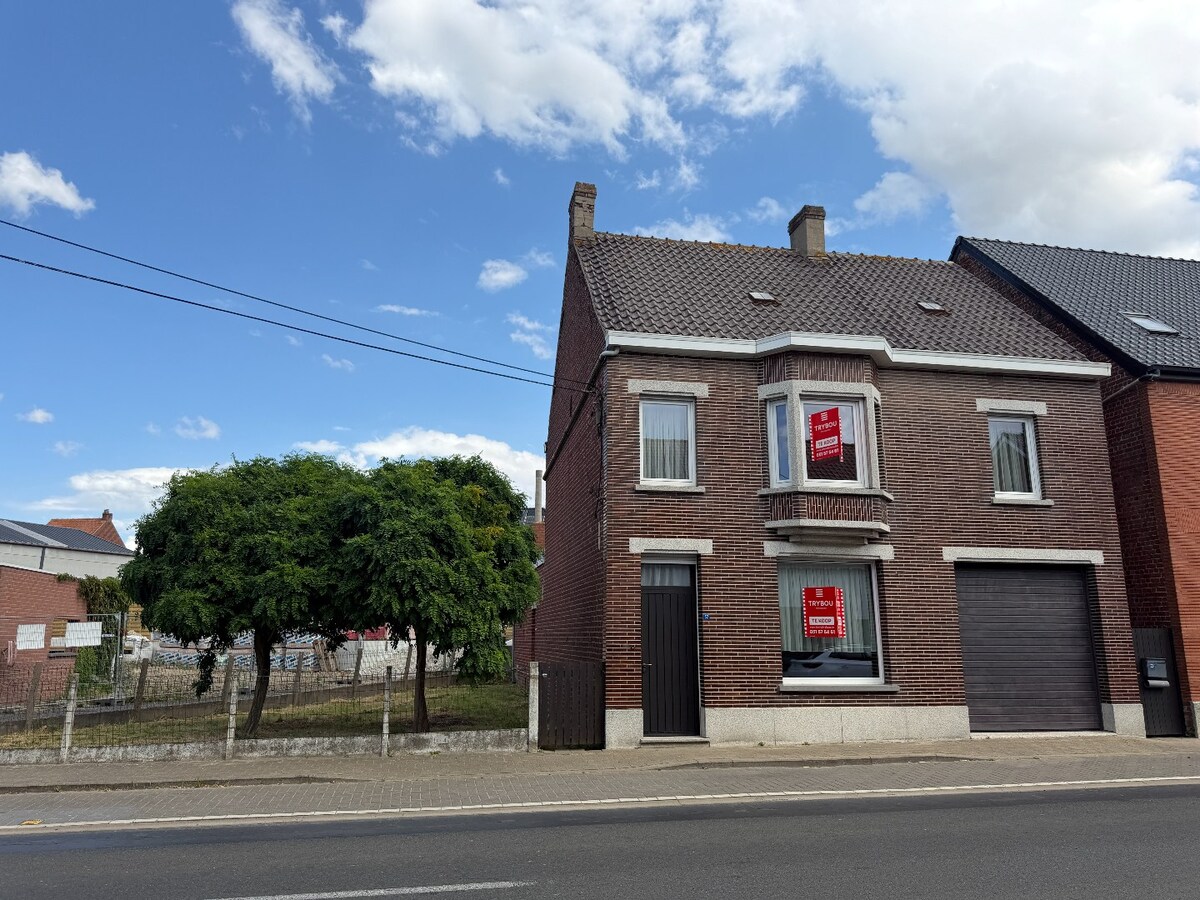 Ruime vrijstaande woning met grote garage op een boogscheut van het Centrum 