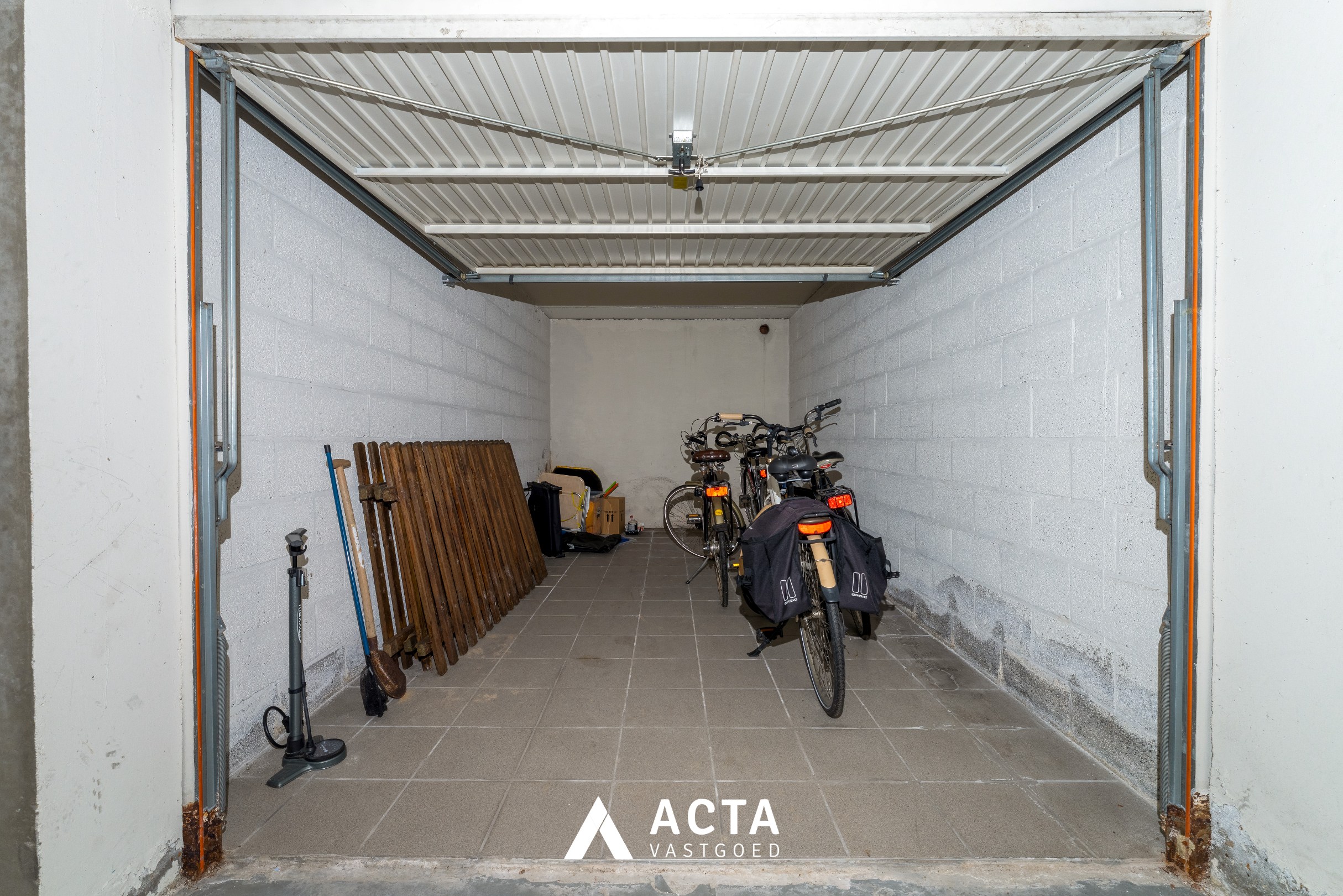 Gelijkvloers 3-slpk-appartement+tuin in Mariakerke 