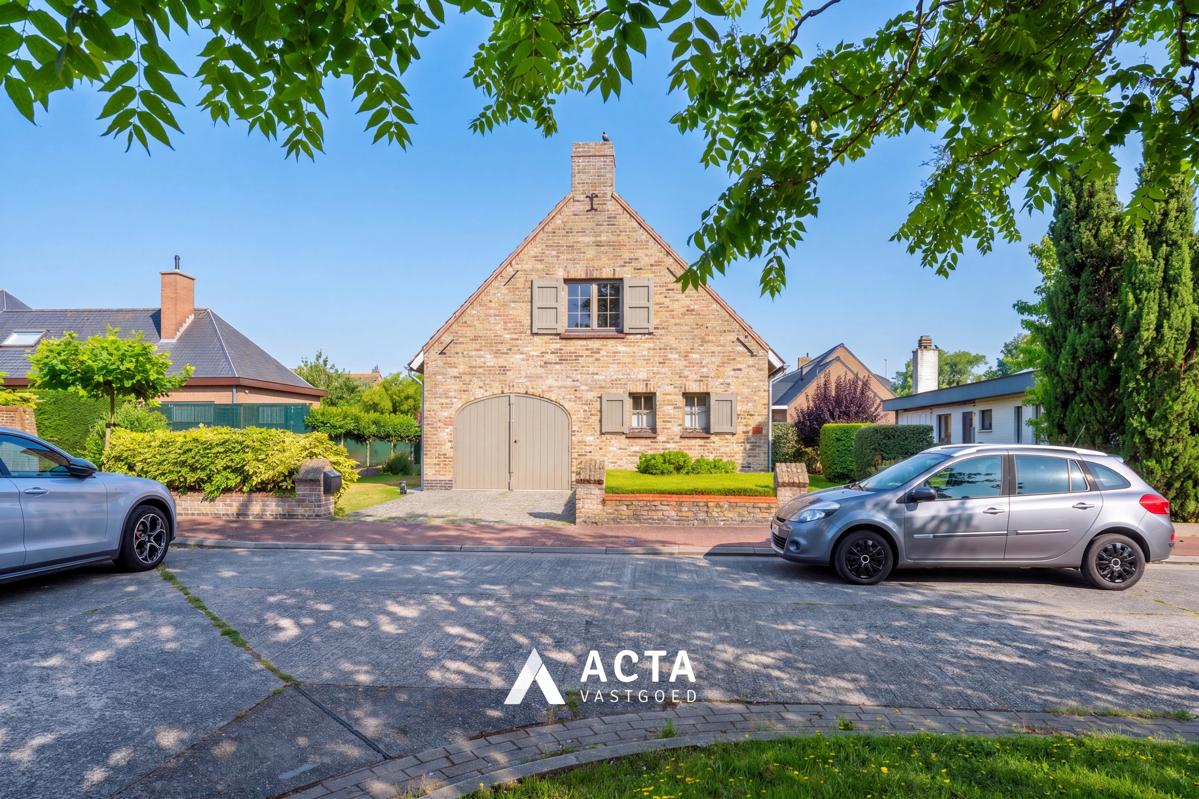 Ruime villa met zonnige tuin en garage 
