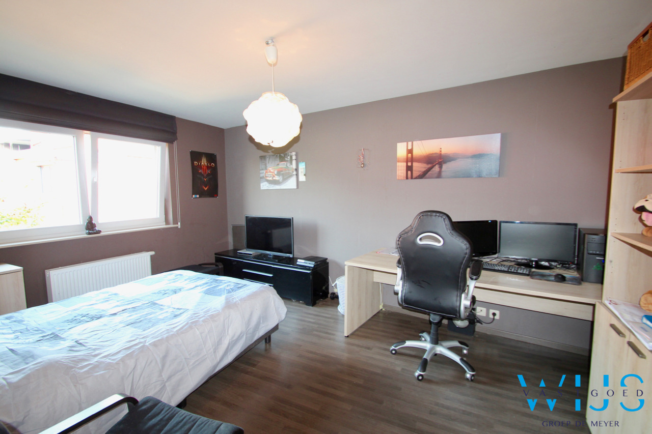 Zeer ruim &amp; recent woonhuis hartje ERTVELDE ! 