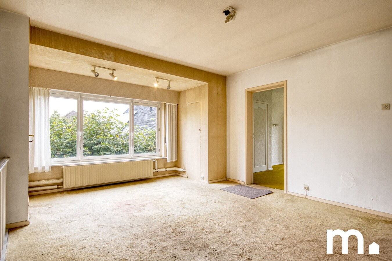 Alleenstaande villa met 4 slaapkamers en zonnige tuin te Harelbeke op 1005 m² 
