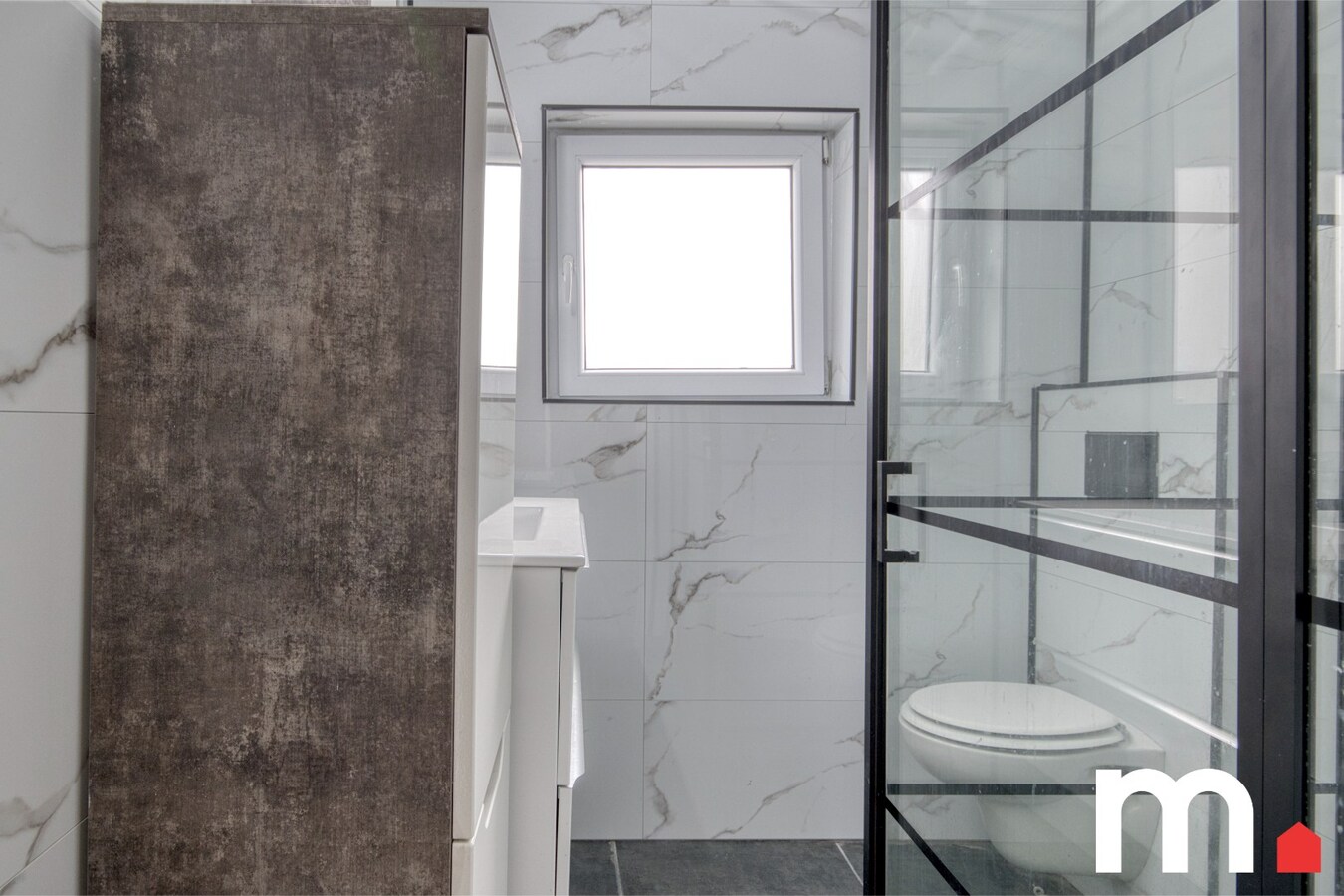 Instapklare woning te Wevelgem! met 4 slaapkamers en 12 zonnepanelen 