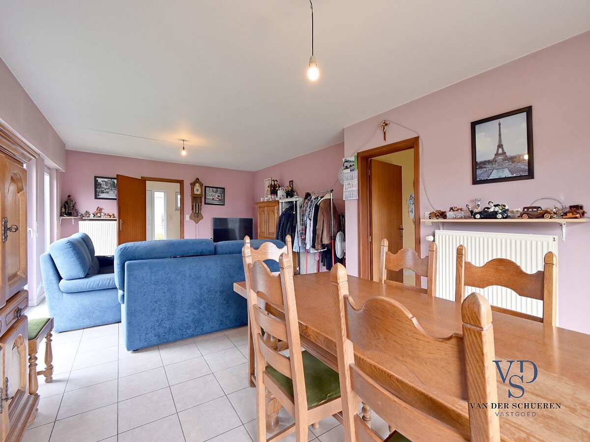 Degelijke, praktische Half Open Bebouwing. 