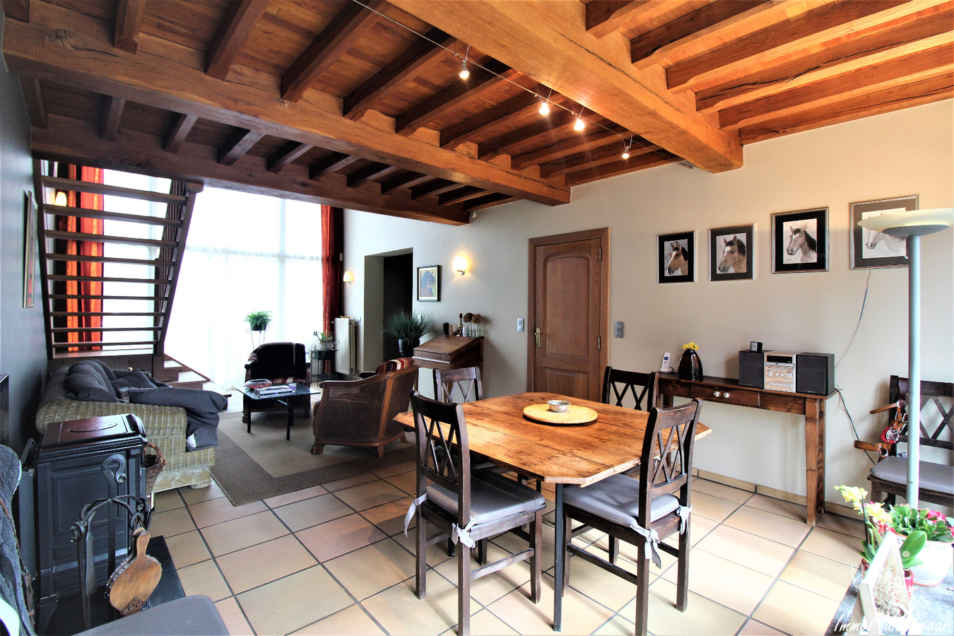 Magnifique propriété avec grande habitation, écuries, salle polyvalente, terrain à bâtir et prairies sur environ 1,67ha à Ellezelles (Hainaut) 