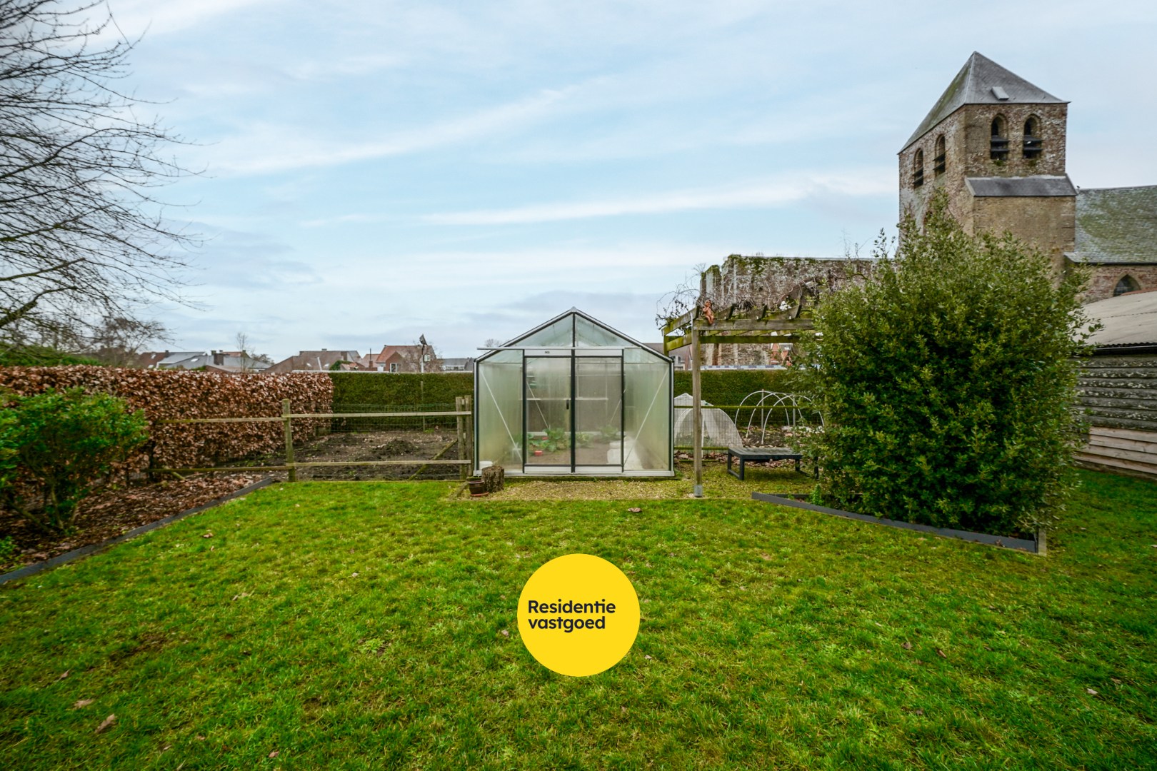 Rustig en groen wonen naast historisch erfgoed – Ruime alleenstaande woning in Ettelgem 