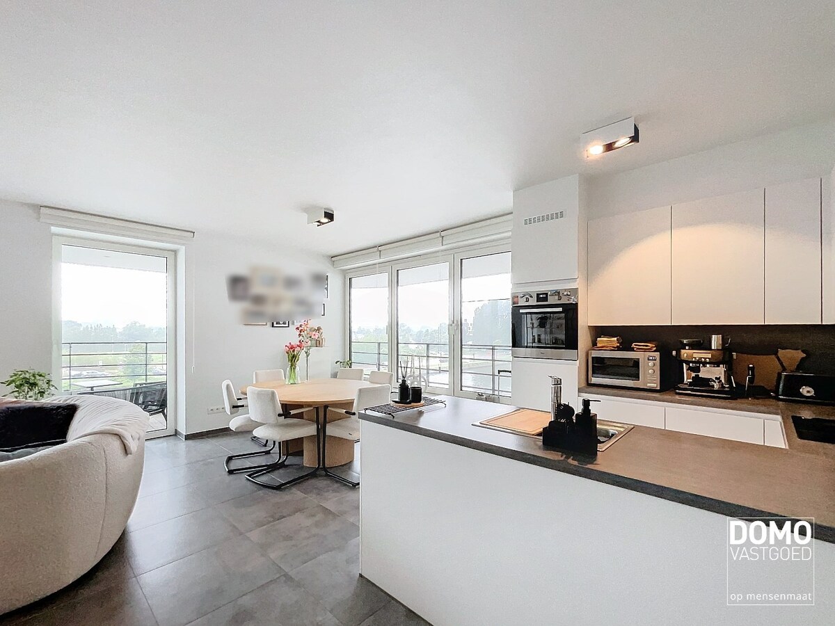 Hoogwaardig afgewerkt appartement gelegen aan de Blauwe Boulevard te Hasselt 