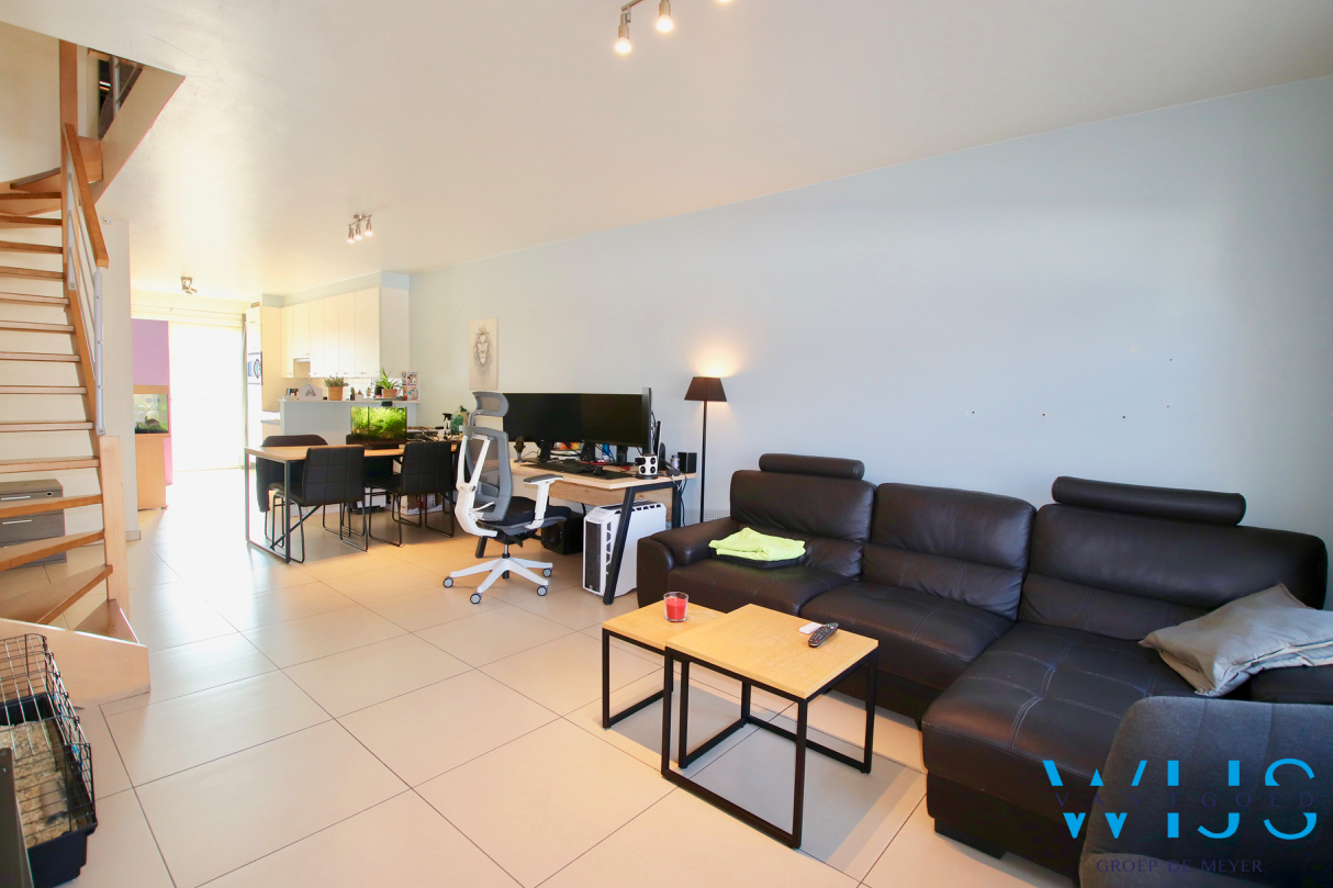 Ruim 3 slaapkamer appartement met garage te ERTVELDE ! 