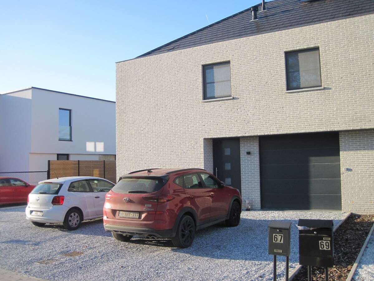 Energiezuinige, ruime nieuwbouw. 