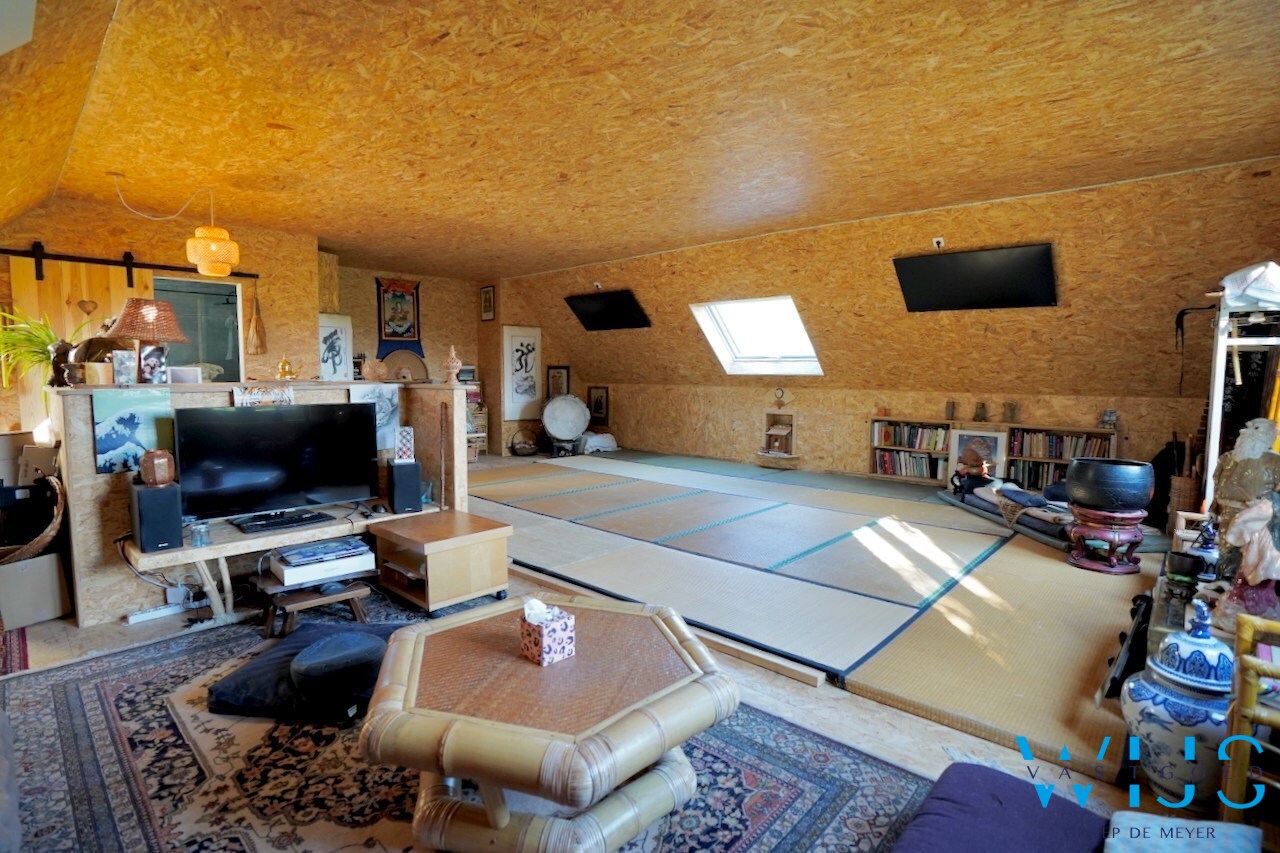 Instapklare energiezuinige gezinswoning in groene omgeving te Moerbeke! 