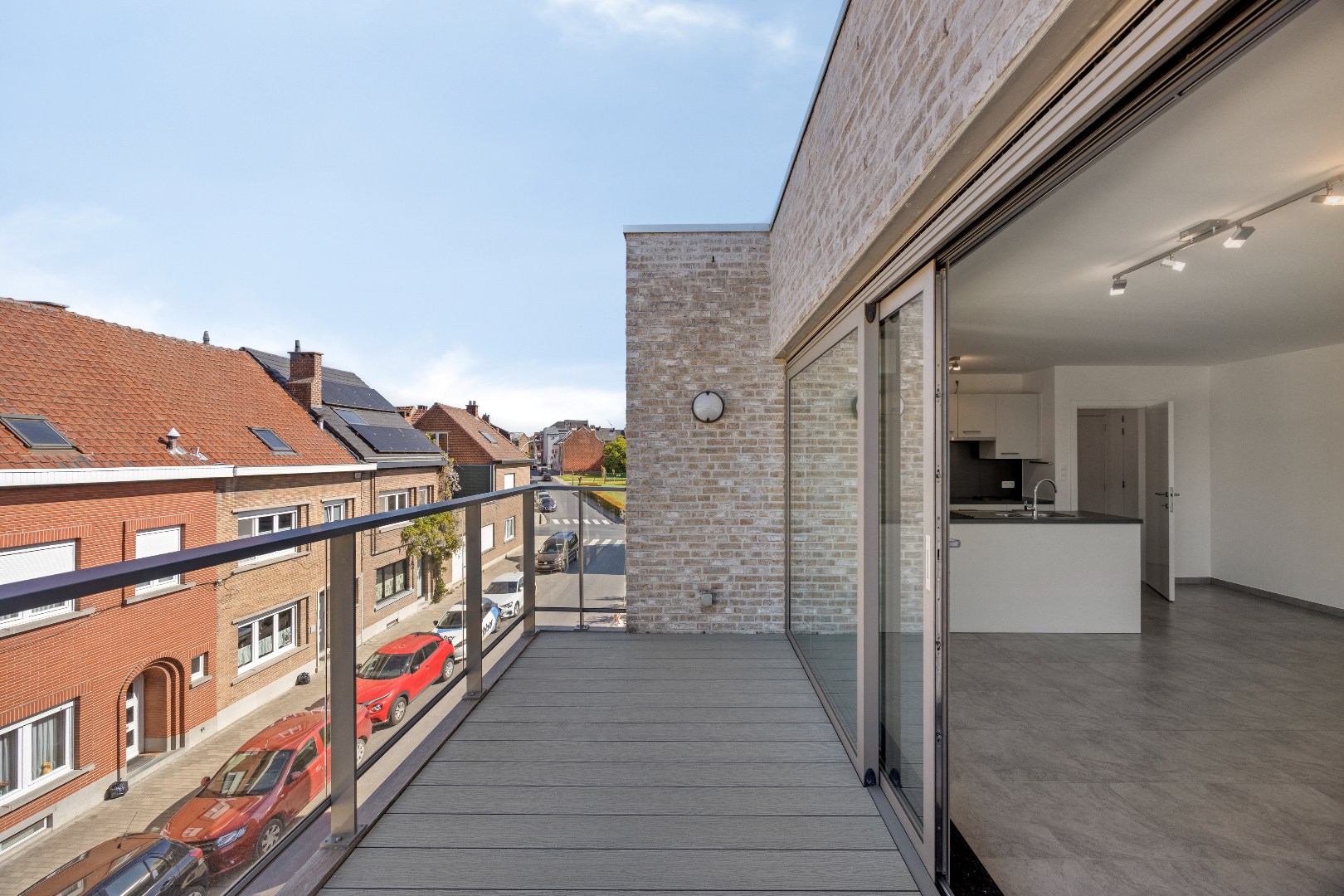 App te huur nabij centrum Halle: 2 slpks, terras, parking + kelder 