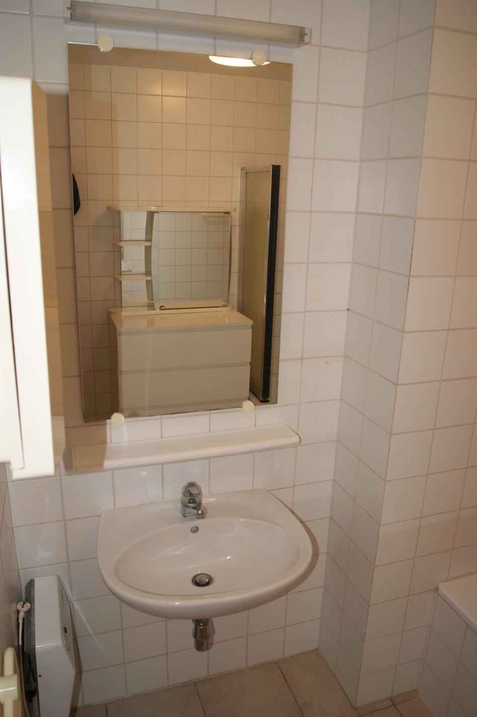 Ruim 2-slp appartement met zonnig terrasje, centrum Torhout 