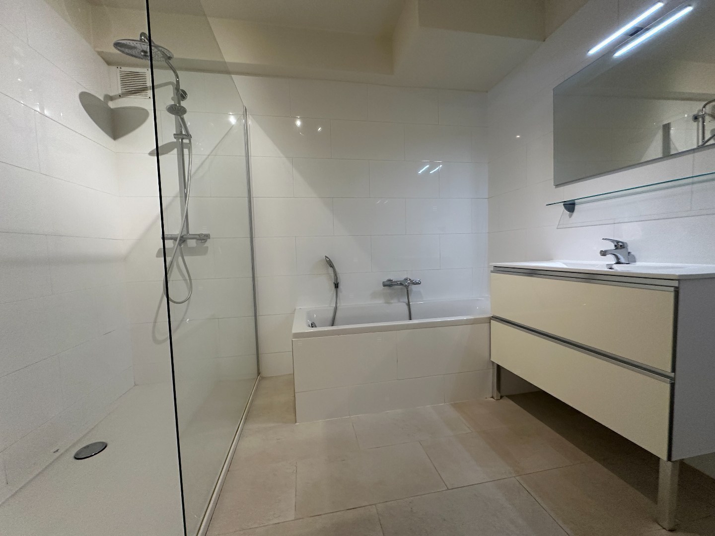 Ruim appartement vlakbij Station Gent Sint-Pieters 