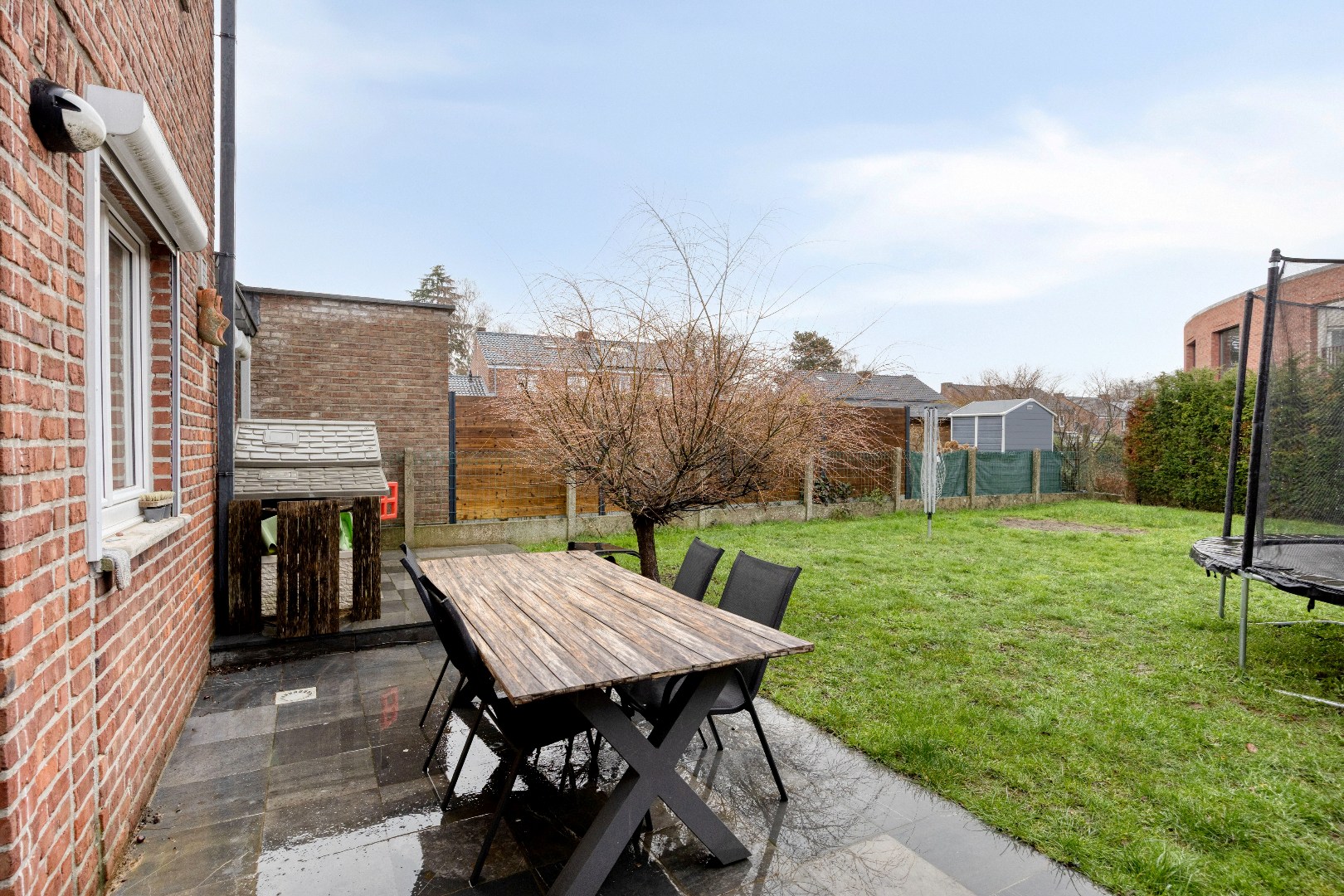 Instapklare woning te koop met 3 slpk, garage en tuin. 