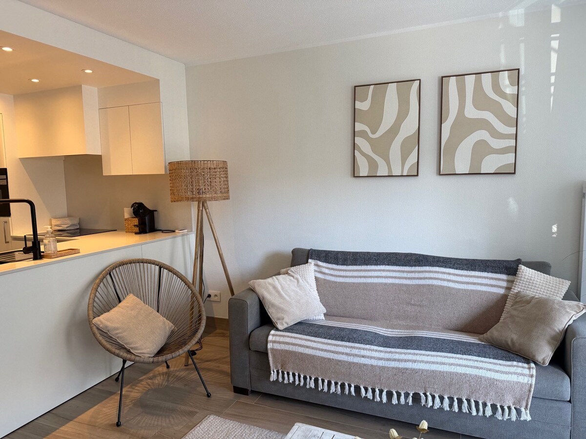 Renovated 2-bedroom apartment in Nieuwpoort 