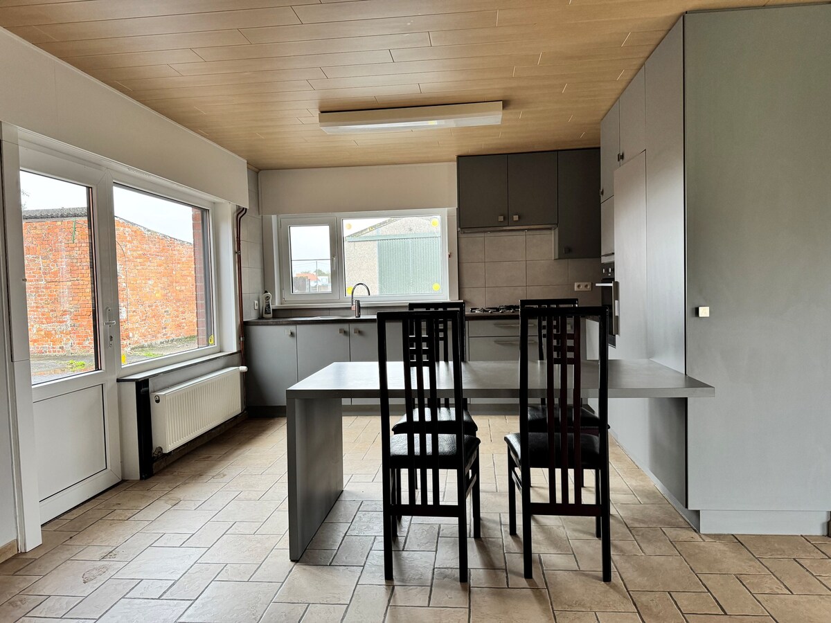 Alleenstaande woning met 3 slaapkamers te Ichtegem 