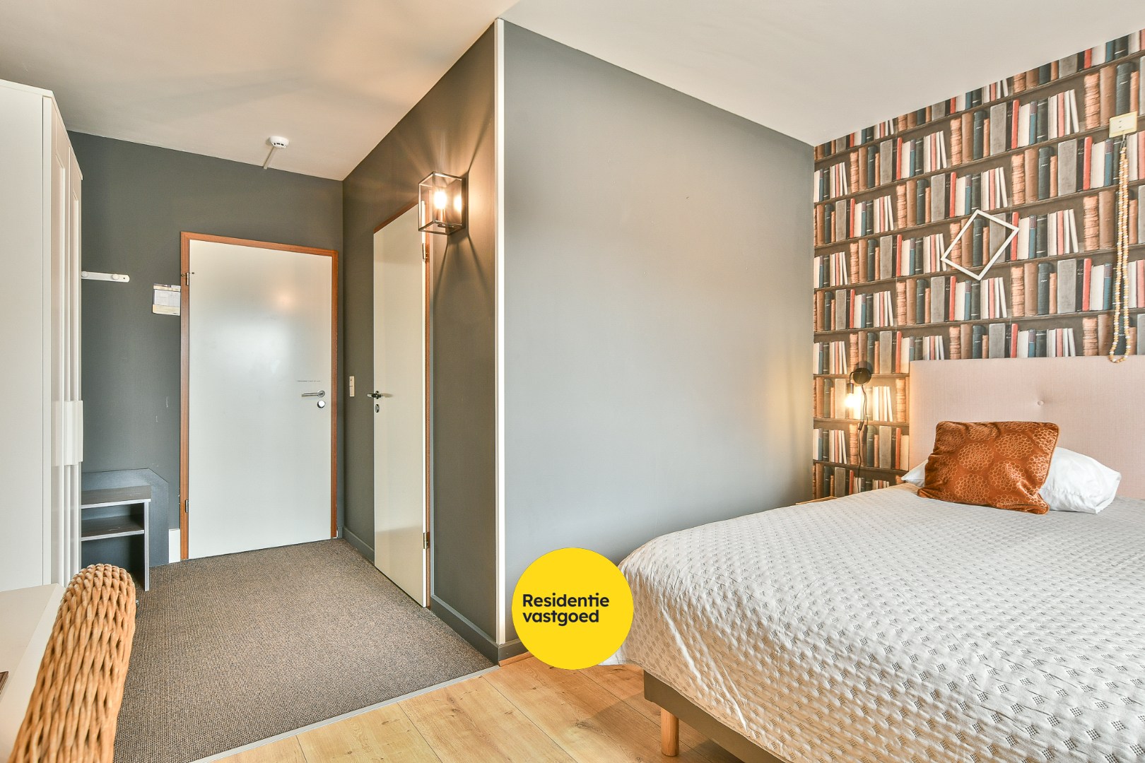 Unieke investeringskans: karaktervol hotel met 18 kamers &amp; woonmogelijkheden te koop! 