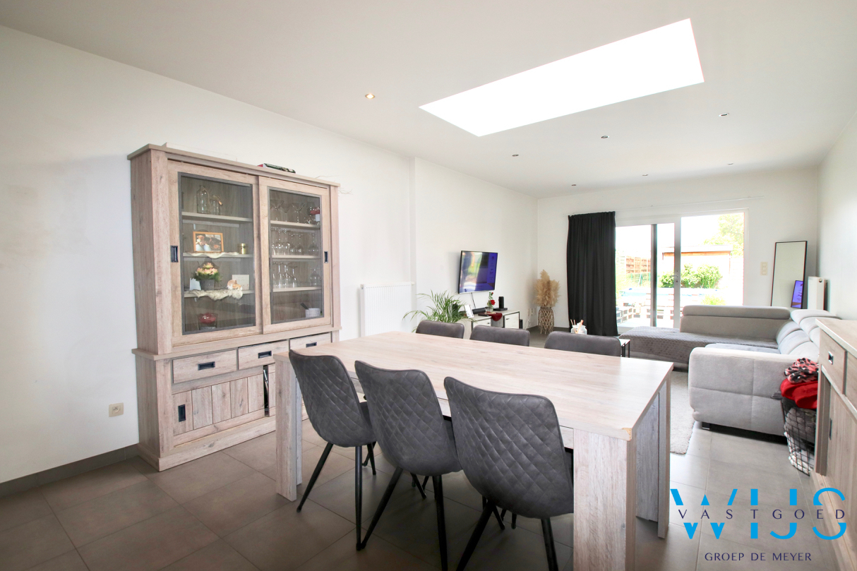 Instapklaar woonhuis met tuin te centrum WAARSCHOOT ! 