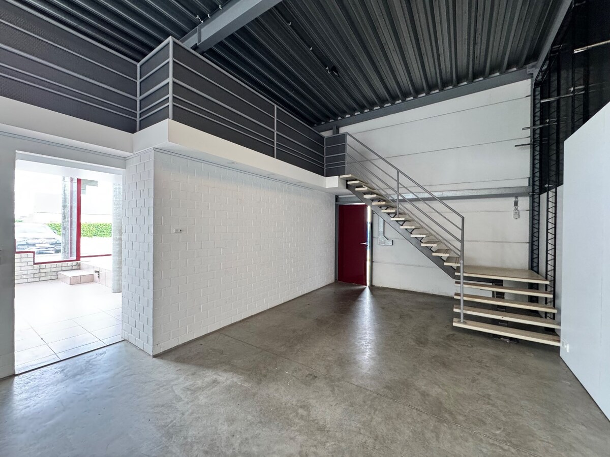 Handelspand met woonst te Ichtegem 