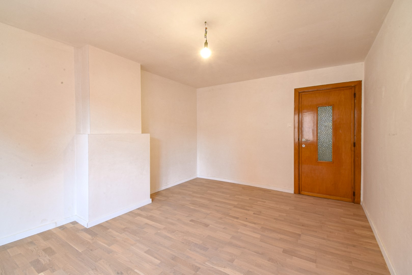 Instapklare gerenoveerde rijwoning in het centrum van Gistel 