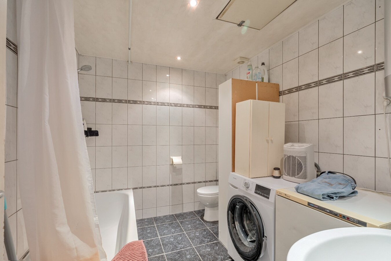 Opbrengsteigendom met vier eenheden 