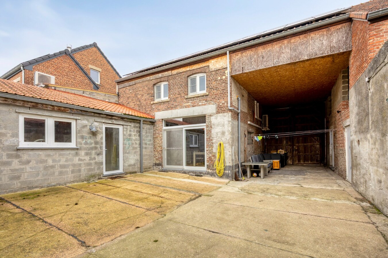 Prachtig gerenoveerde HOEVE te Landen (Neerwinden) 