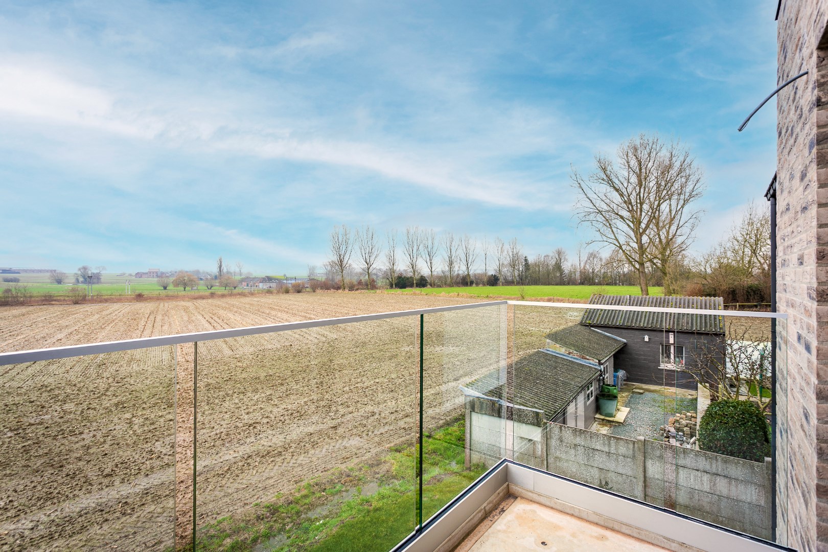 Duplex 3 slpk, terras en 2 autostaanplaatsen 