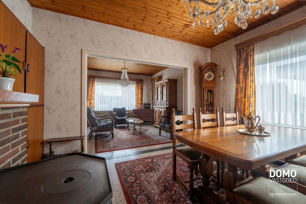 Te renoveren woning met grote tuin en achterliggende stal 