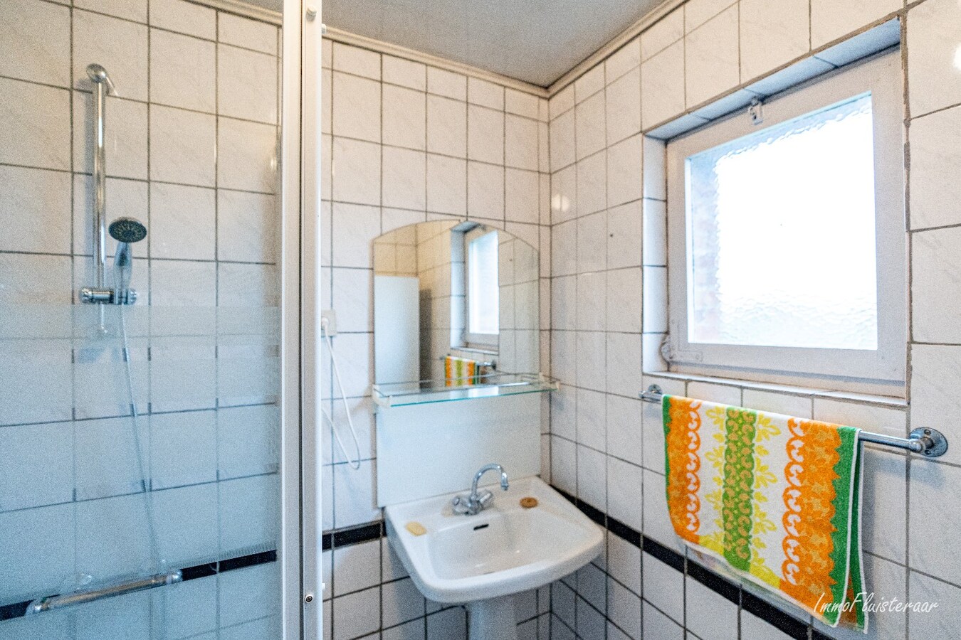 Ferme caractéristique avec une grande grange sur environ 2 hectares à Hoogstraten (achat de terrain supplémentaire d'environ 4 hectares possible). 