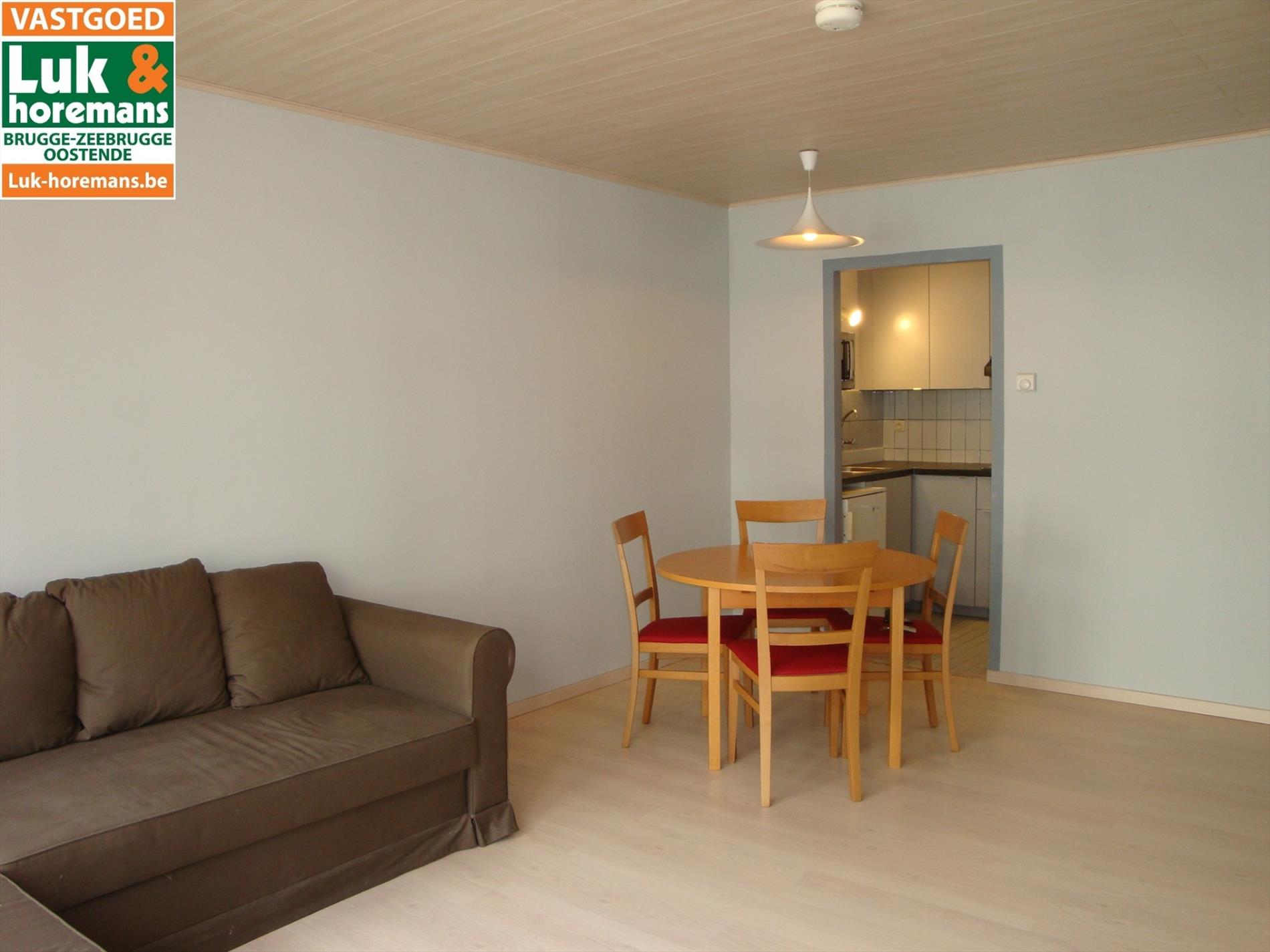 studio met zijdelingse zeezicht 