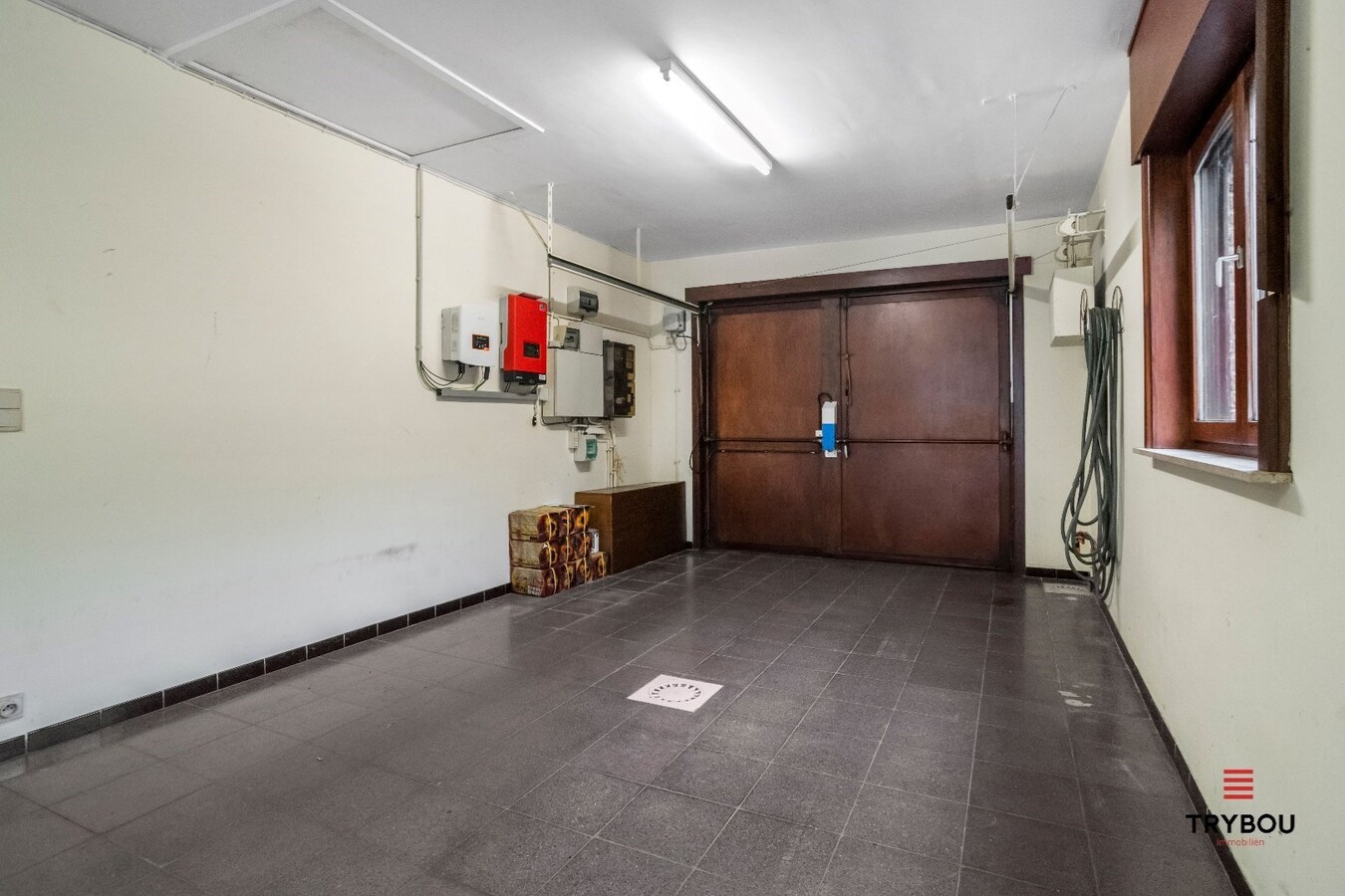 Statige villa, met enorm veel mogelijkheden, te koop in centrum Houthulst. 