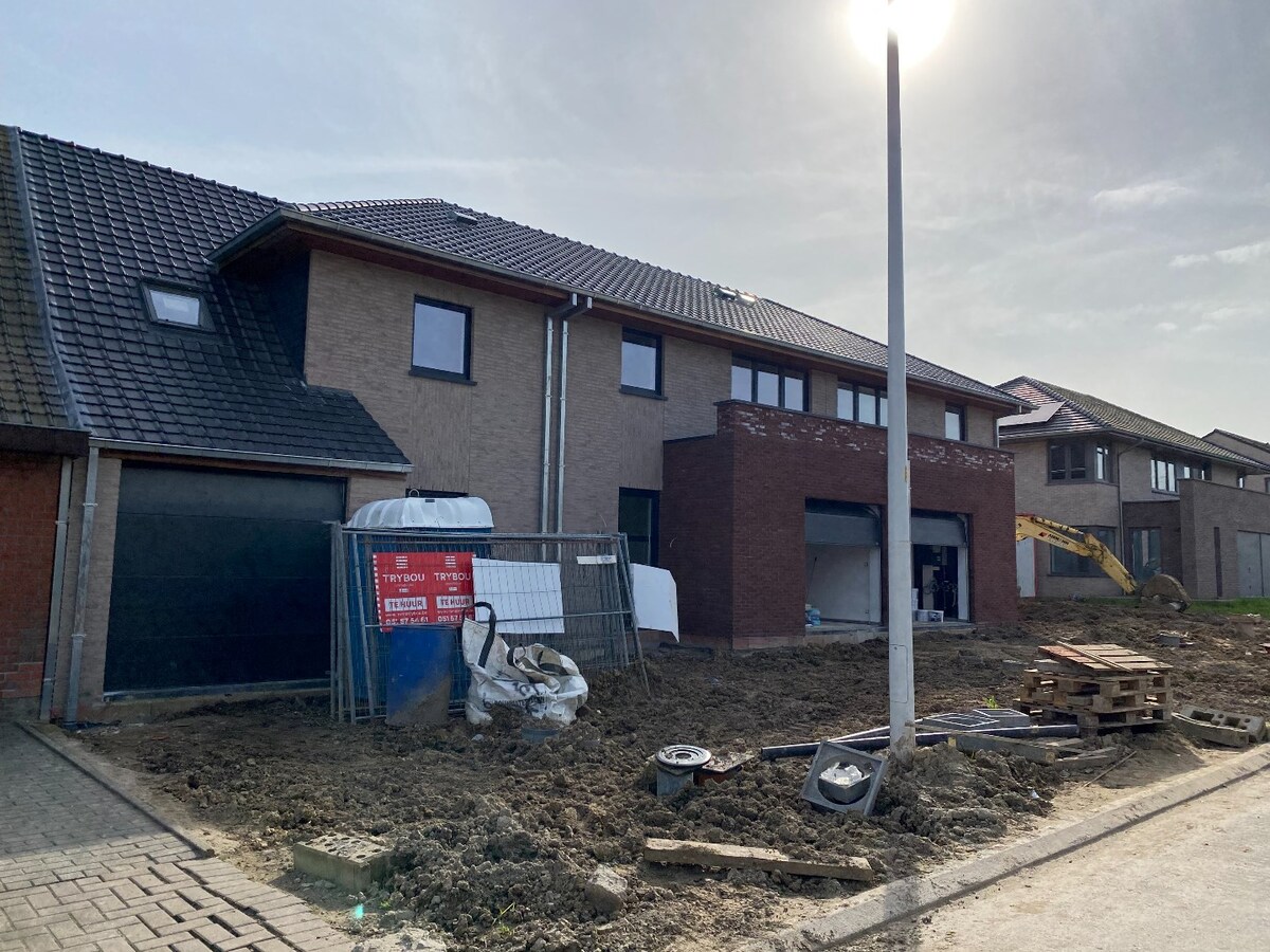 Nieuwbouwwoning met garage te Houthulst 