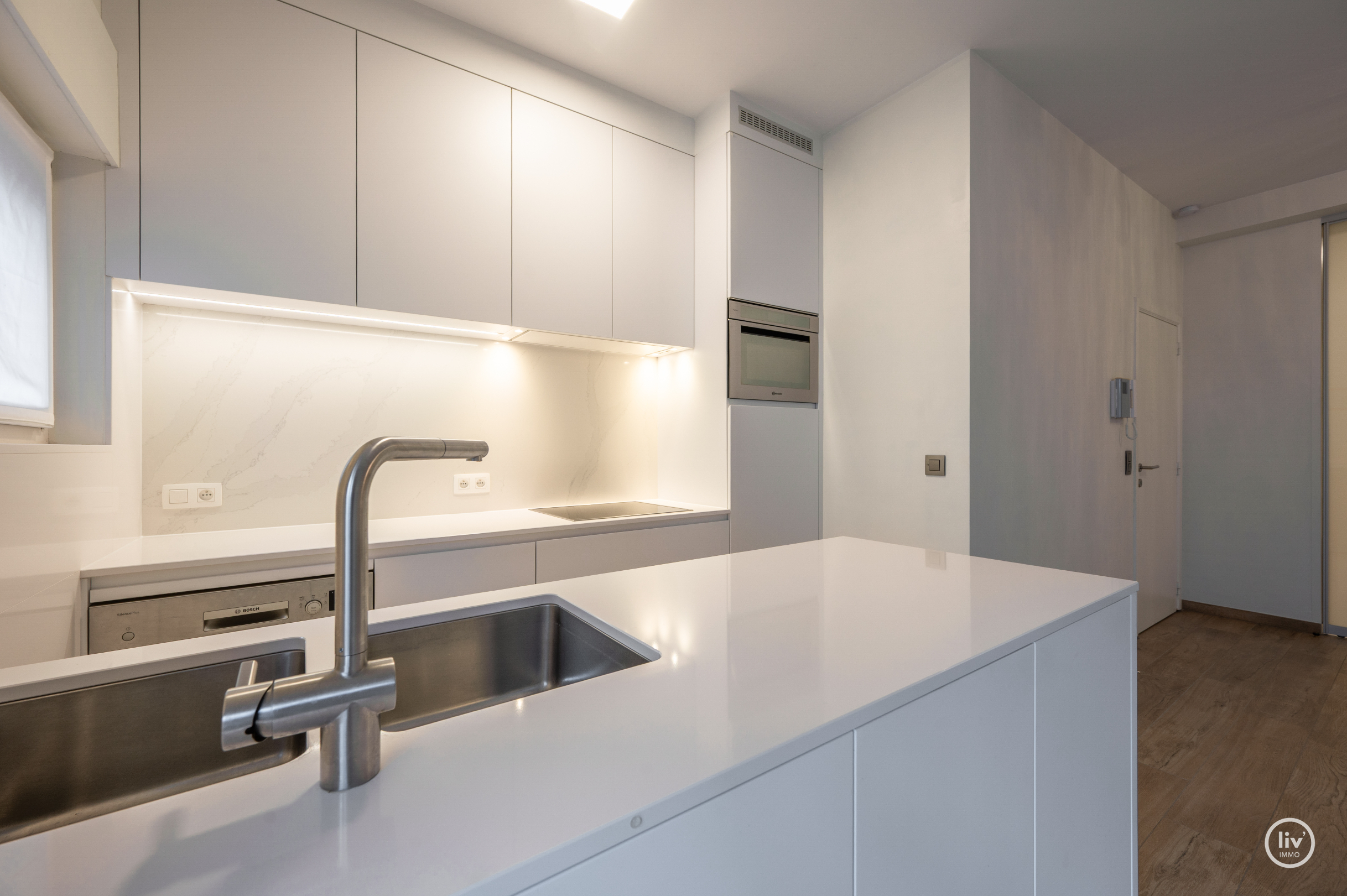 Gezellig 1 slaapkamer met open keuken, goed gelegen op de Paul Parmentierlaan te Knokke. 