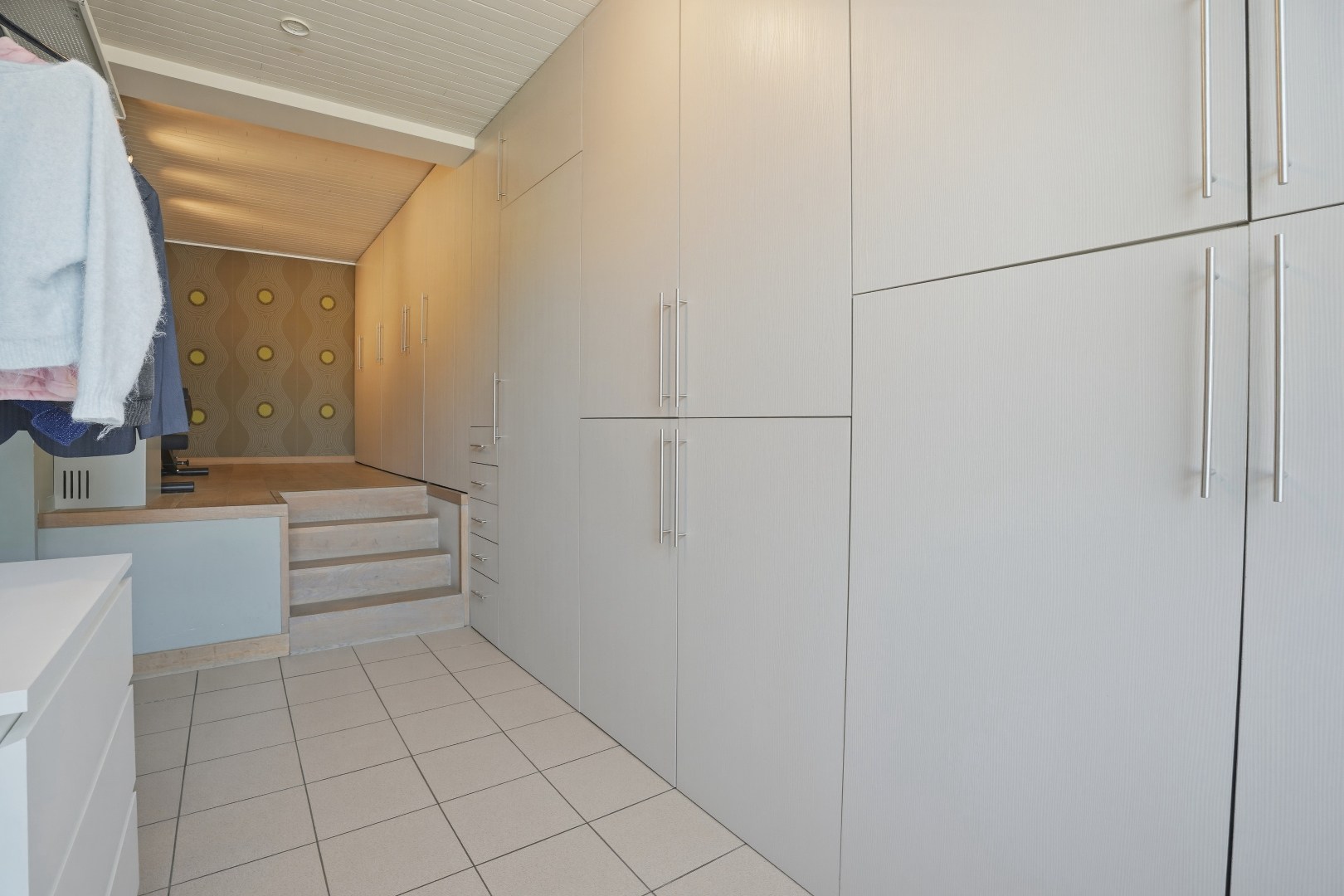 Instapklare open bebouwing met 5 slaapkamers op 1919m² te Merkem. 