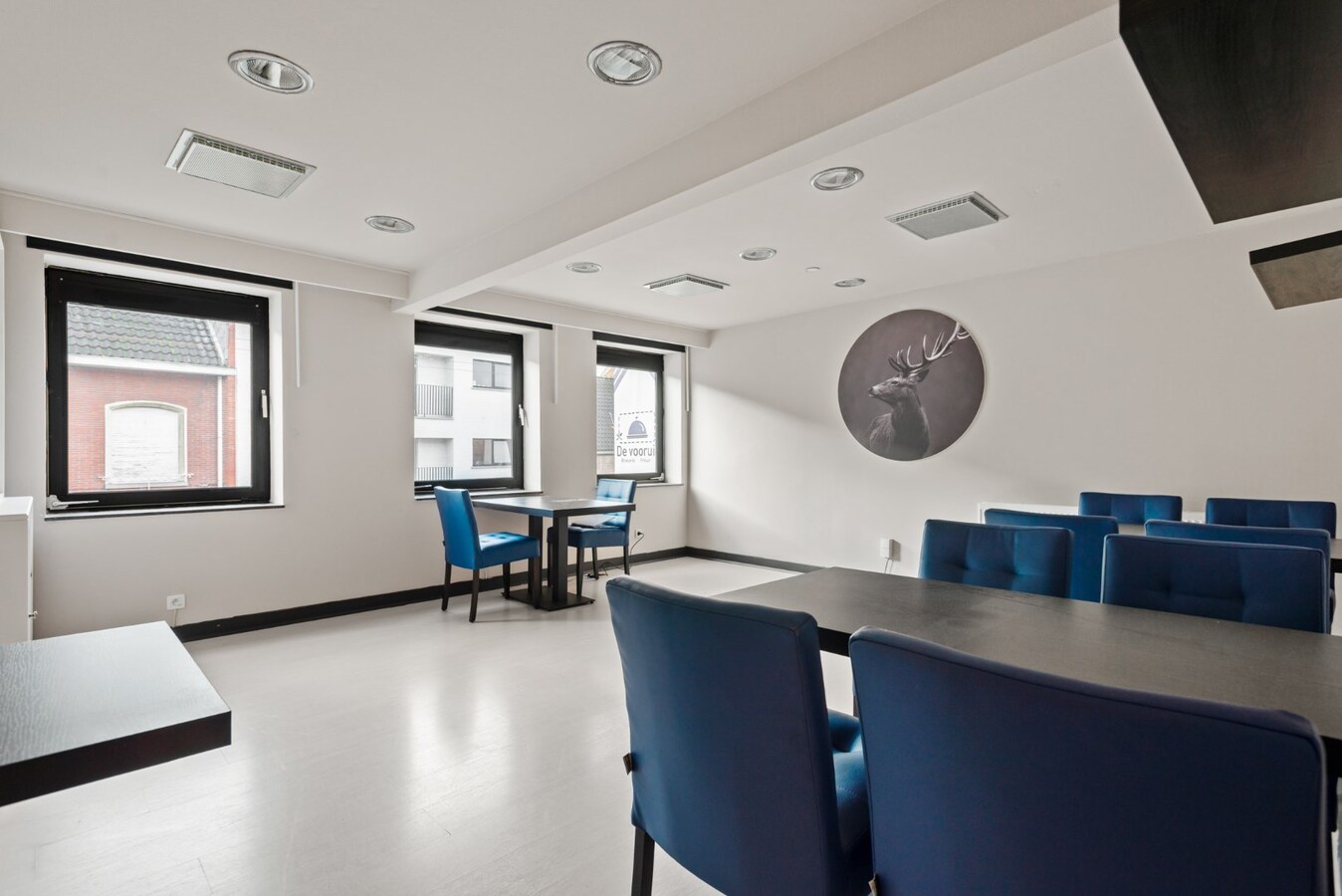 Ideaal gelegen handelspand / kantoor 