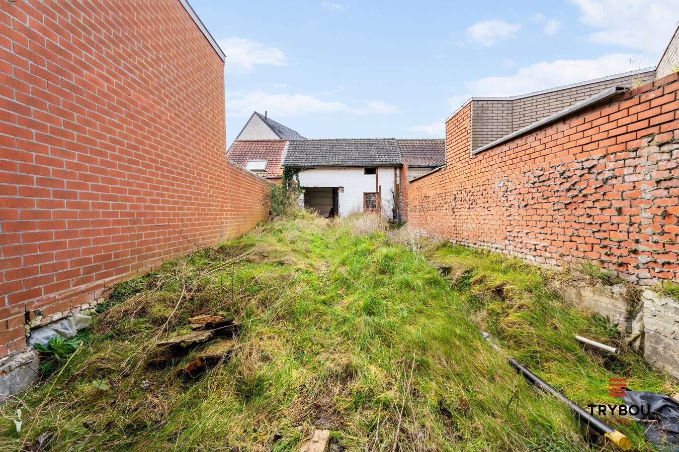 Uiterst ruime woning met garage in het centrum van Kortemark 