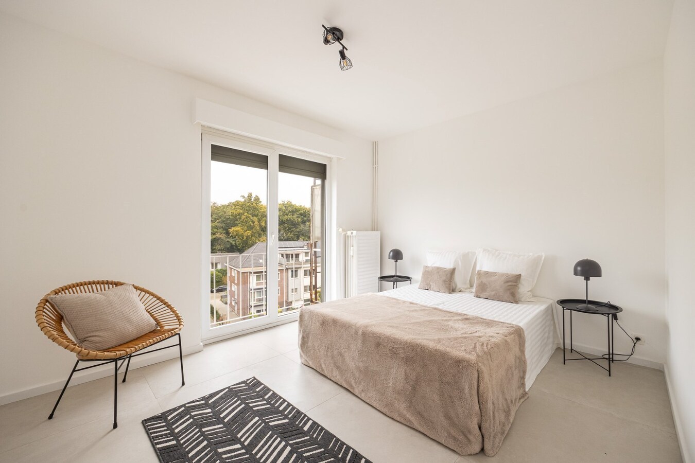 Gerenoveerd appt met 3 slpk te Berchem! 