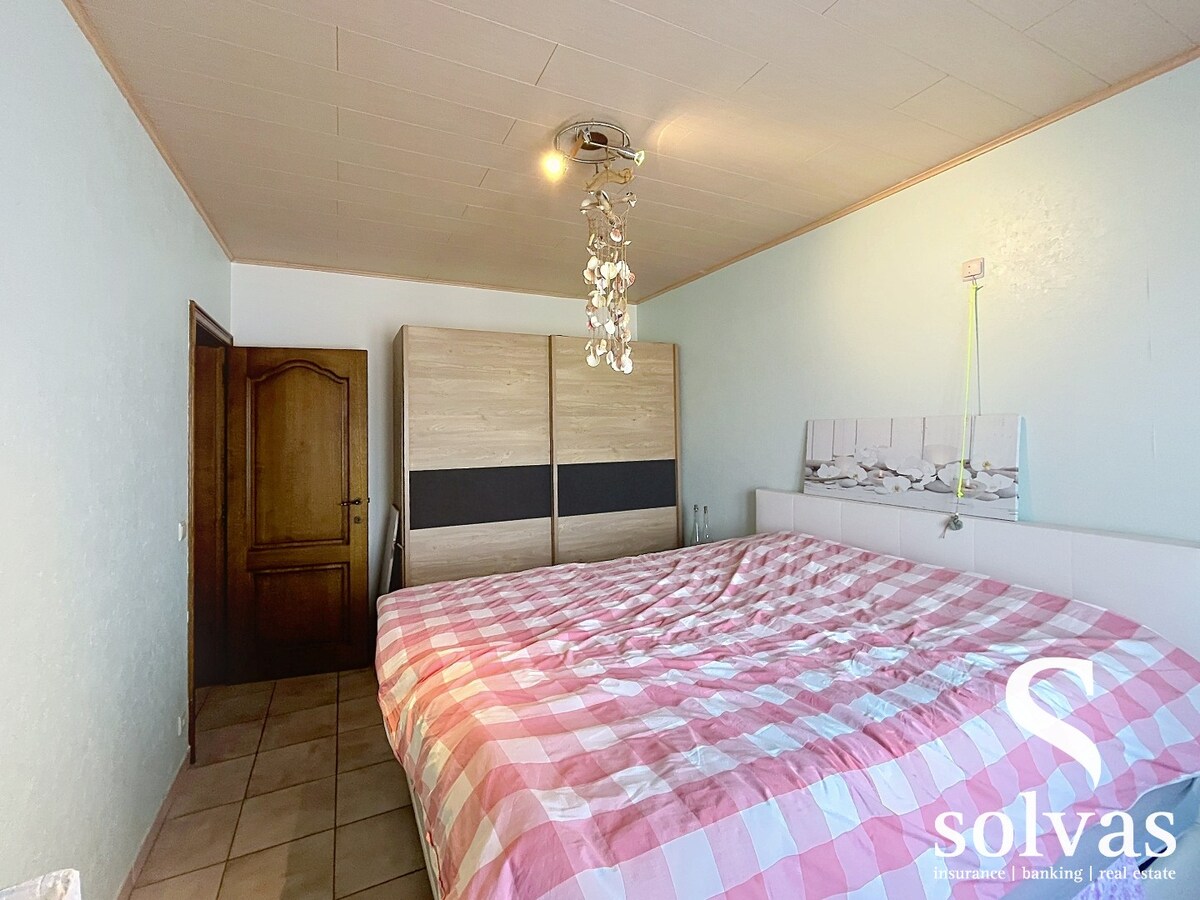 Ruime woning met 4 slaapkamers, tuin en garage in Aalter - Energielabel C - perceeloppervlakte 1050m² - bewoonbare oppervlakte 250m² - EPC-waarde 237 