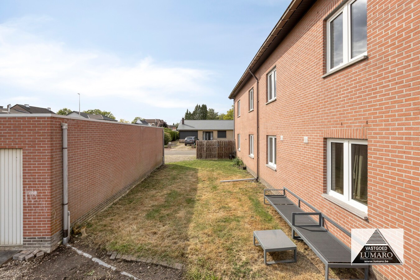 4 verhuurde appartementen in residentiële omgeving 