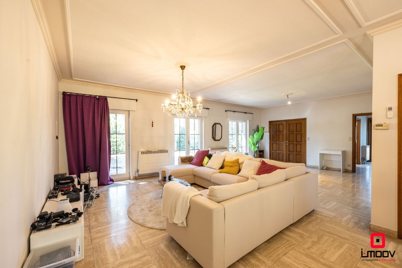 Karaktervolle villa met royale volumes op perceel van 1100m2 nabij de E40 