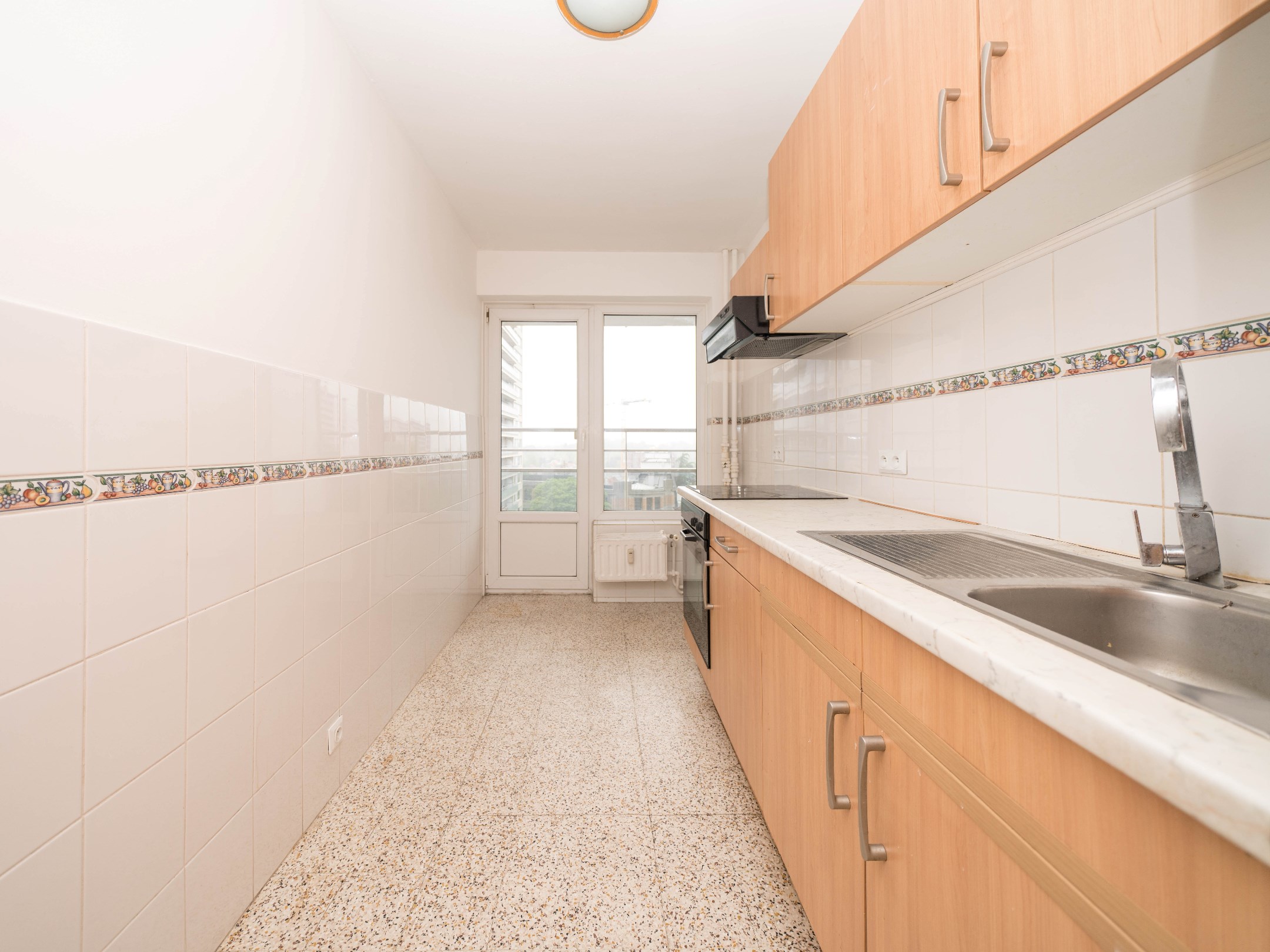 Lichtrijk appartement met 2 kamers en garagebox 