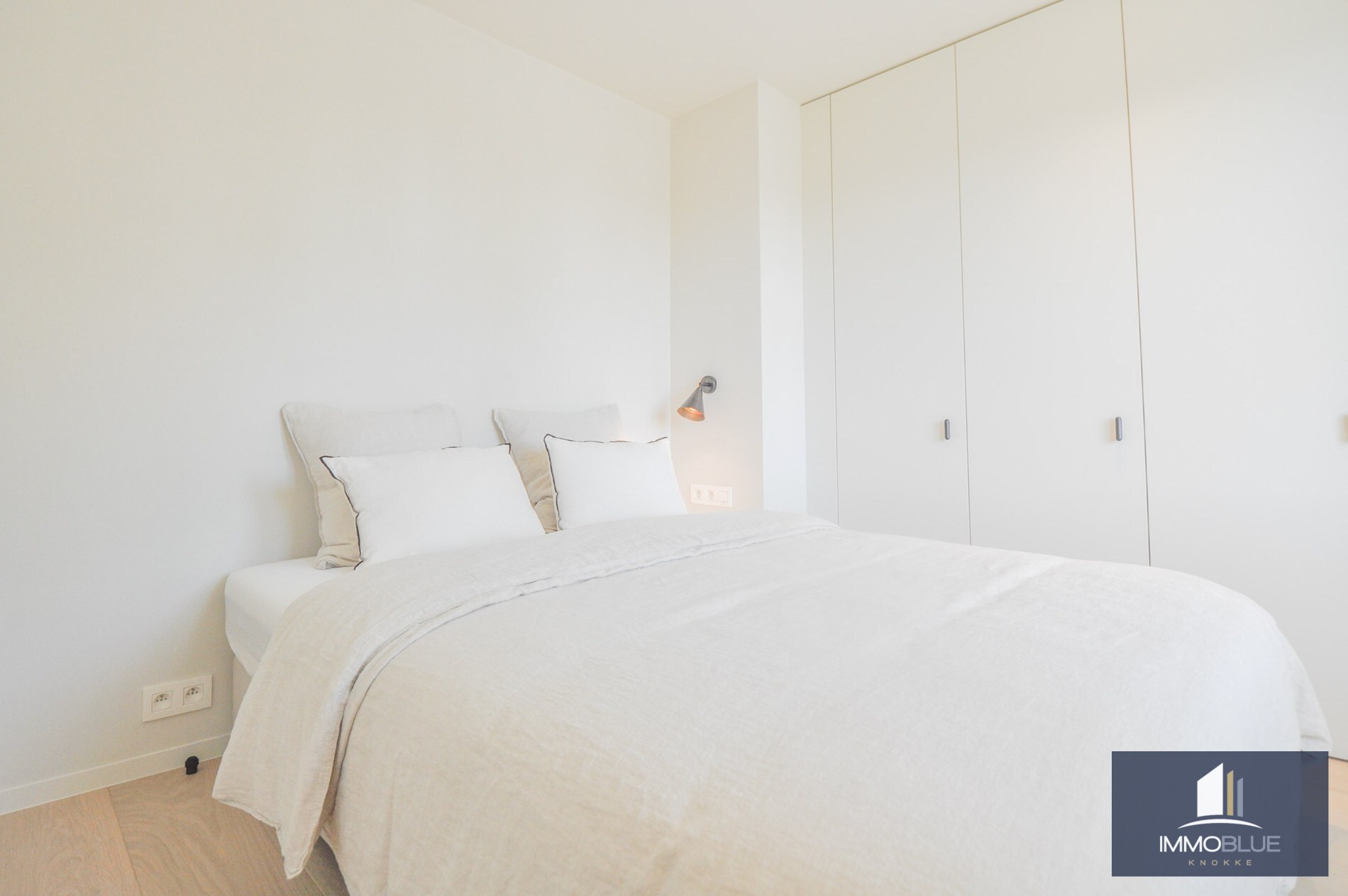 Volledig gerenoveerd hoek-appartement met een prachtig zicht op het Zegemeer. 