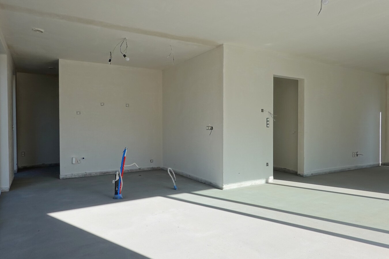 Nieuwbouwwoning met 4 slaapkamers op een uitstekende ligging in centrum Jabbeke 