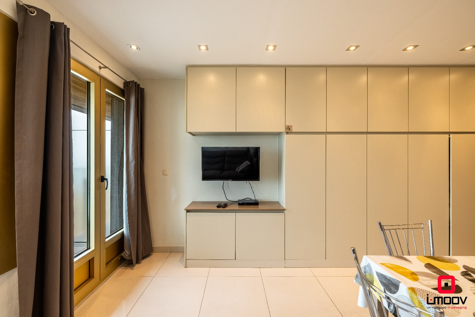 Bovenste verdieping studio met adembenemend zeezicht aan de Zeedijk, Mariakerke 