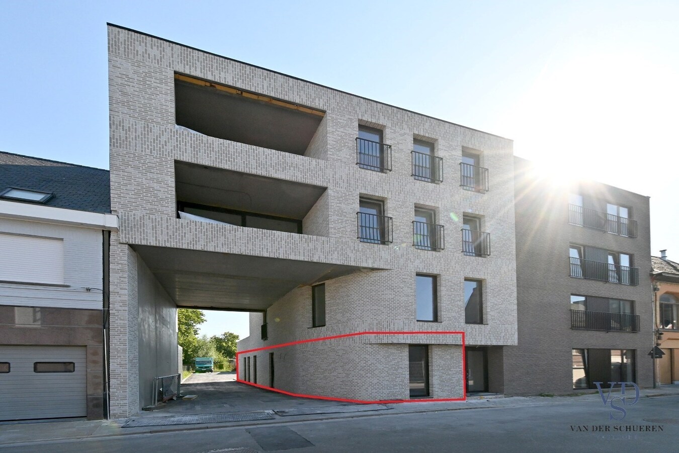 Gelijkvloers appartement met terras. 