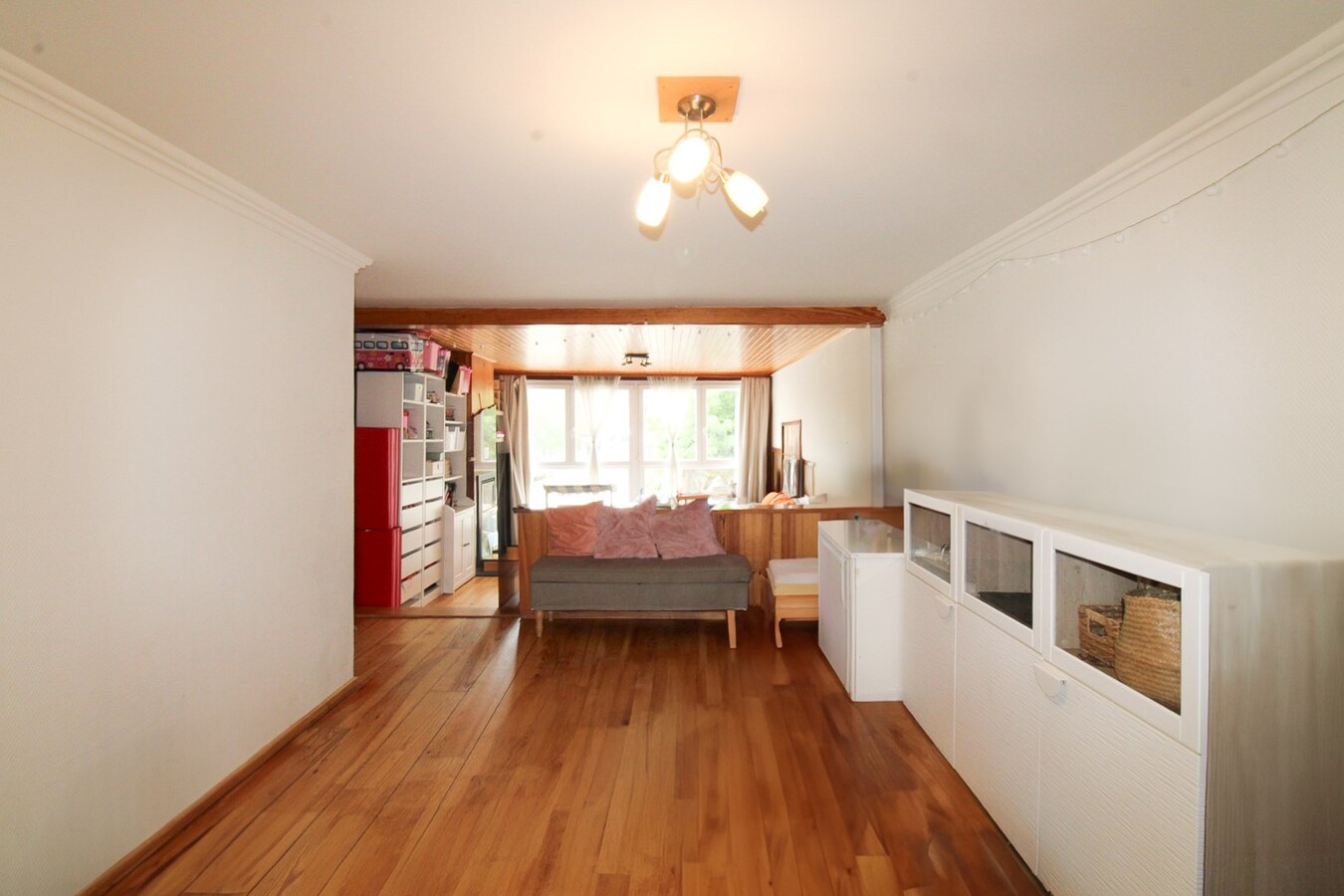 Veelzijdig handelshuis met woonst en luxueuze B&amp;B op toplocatie aan de Markt van Temse! 