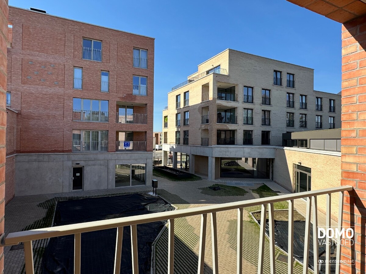 NIEUWBOUWAPPARTEMENT MET 2 SLAAPKAMERS, TERRAS, ONDERGRONDSE AUTOSTANDPLAATS EN KELDERBERGING IN RESIDENTIE "DE KWINT" TE ZONHOVEN 